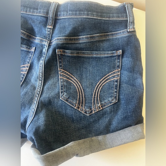 NWT HOLLISTER perfect summer shorts High Rise 3” - Picture 5 of 9